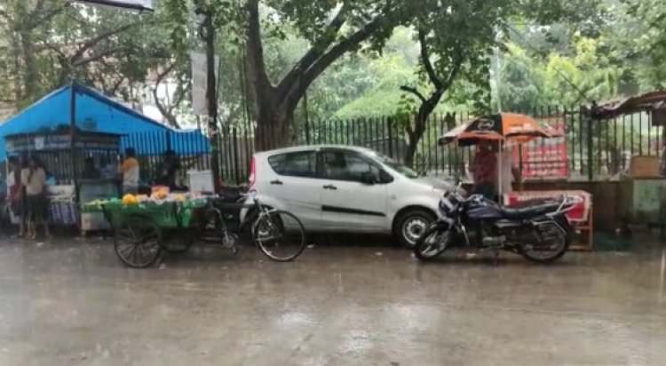 राजधानी दिल्ली में मौसम ने ली करवट अत्यधिक गर्मी के बाद झामझम बारिश।