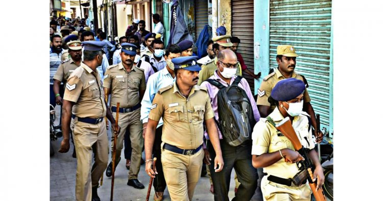 राजधानी के विभिन्न हिस्सों में PFI से जुड़े स्थानों पर केंद्रीय एजेंसी और दिल्ली पुलिस की संयुक्त छापेमारी।