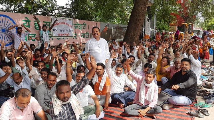 प्रदेश भर के सफाई कर्मचारियों की हड़ताल का आज दसवां दिन