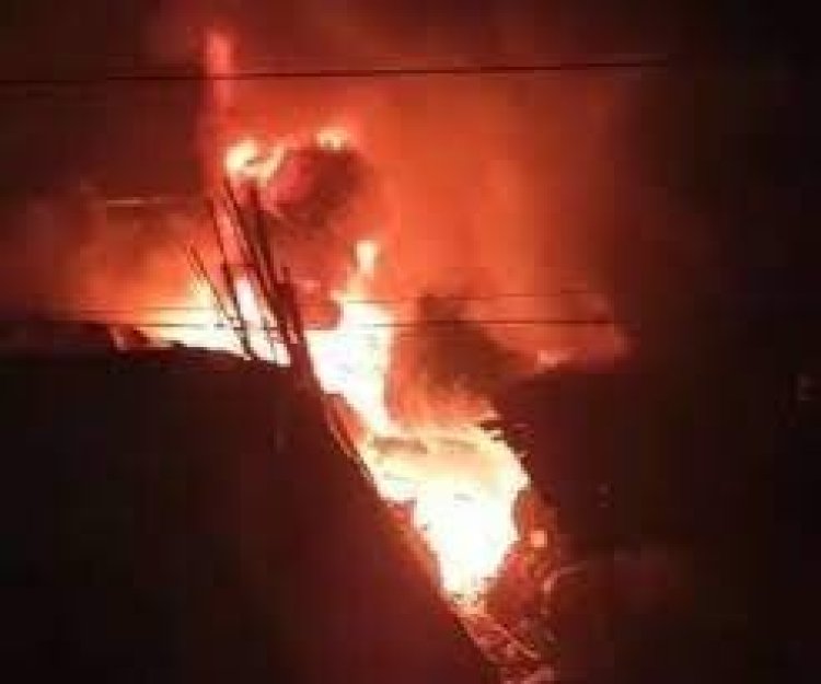 यमुनानगर में ओबरॉय मार्केट में वेल्डिंग के गोदाम में लगी भीषण आग